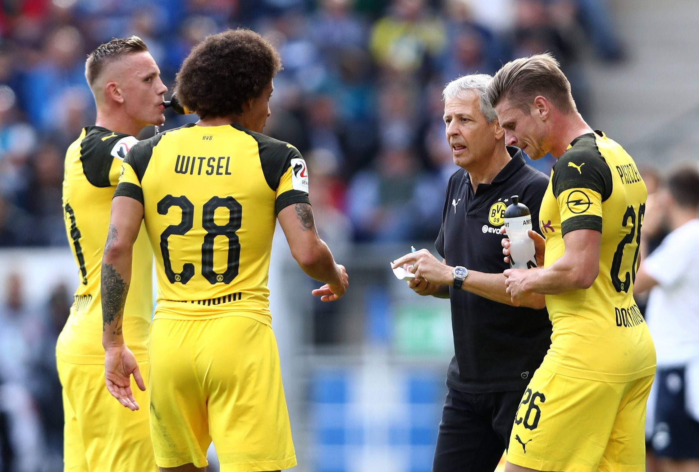 佛罗伦萨客场平局，保持中游位置