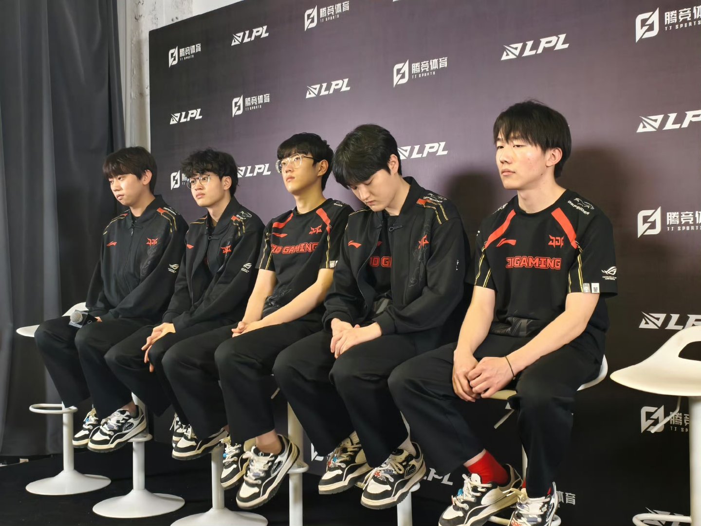 包含BLG横扫IG,Ruler线上压制力十足焦点之战全球总决赛,让粉丝疯狂欢呼的词条 包含BLG横扫IG,Ruler线上压制力十足焦点之战全球总决赛,让粉丝疯狂欢呼的词条