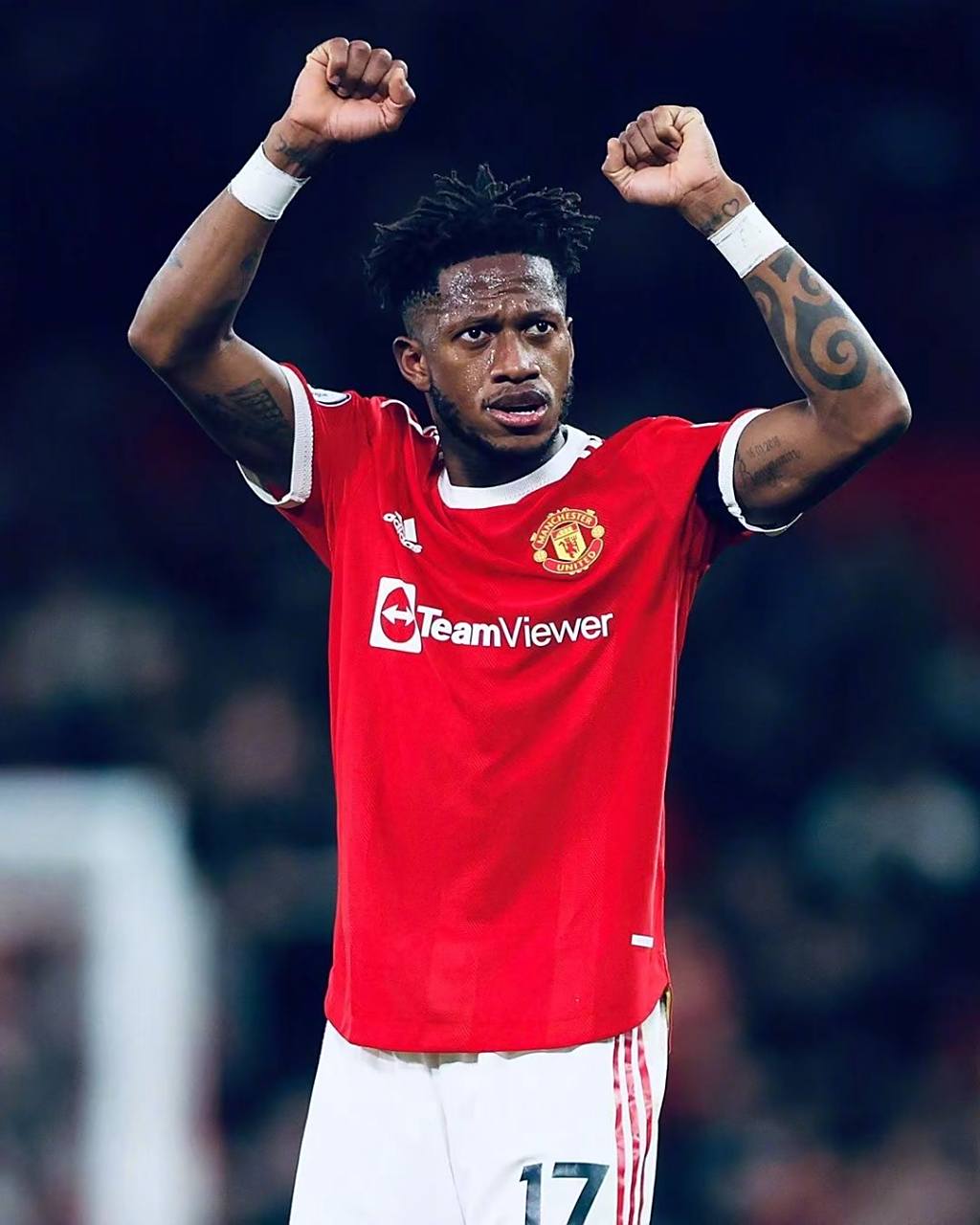 关于弗雷德关键送点，曼联客场逆袭获胜的信息