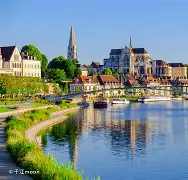 法国队在欧洲杯小组赛表现出色，决心卫冕冠军？