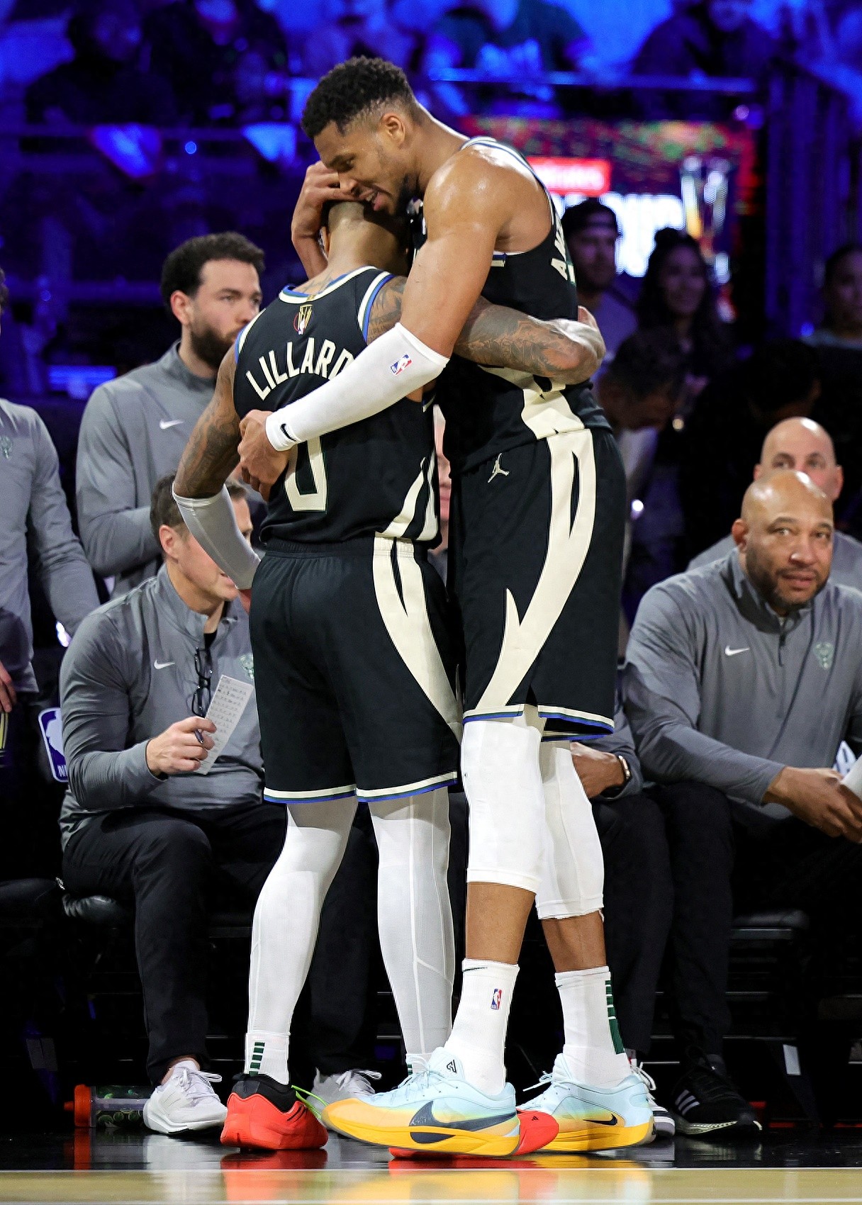 雄鹿击败76人，取得战连胜