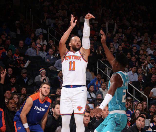 黄蜂队惨败尼克斯，遭遇四连败