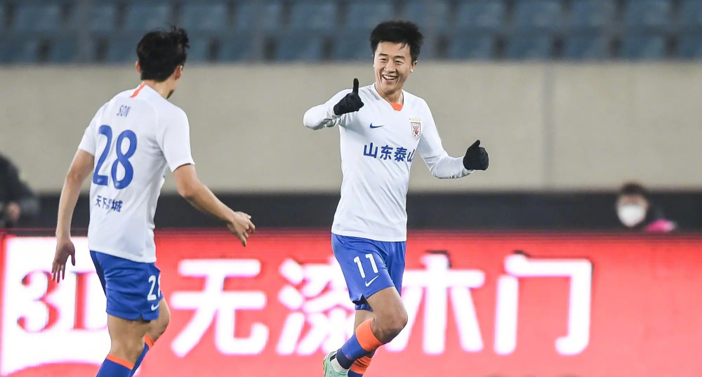 主教练战术妙手回春，队伍赢得胜利