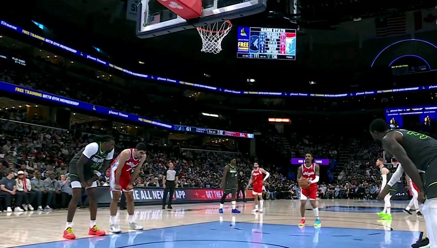 包含灰熊队战术调整，寻求在新赛季取得突破的词条