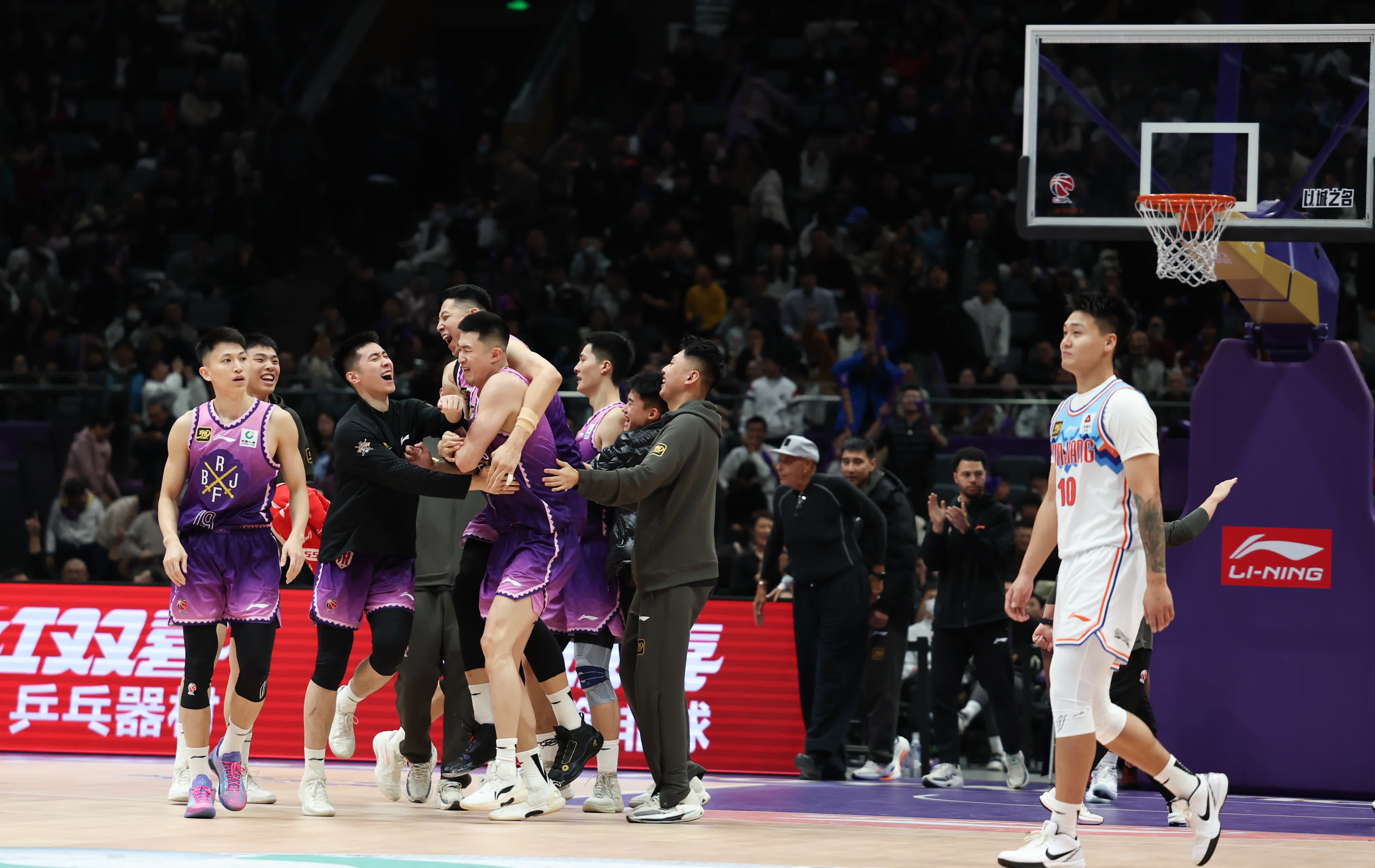 开云体育官网-本赛季中国篮球联赛引发热议