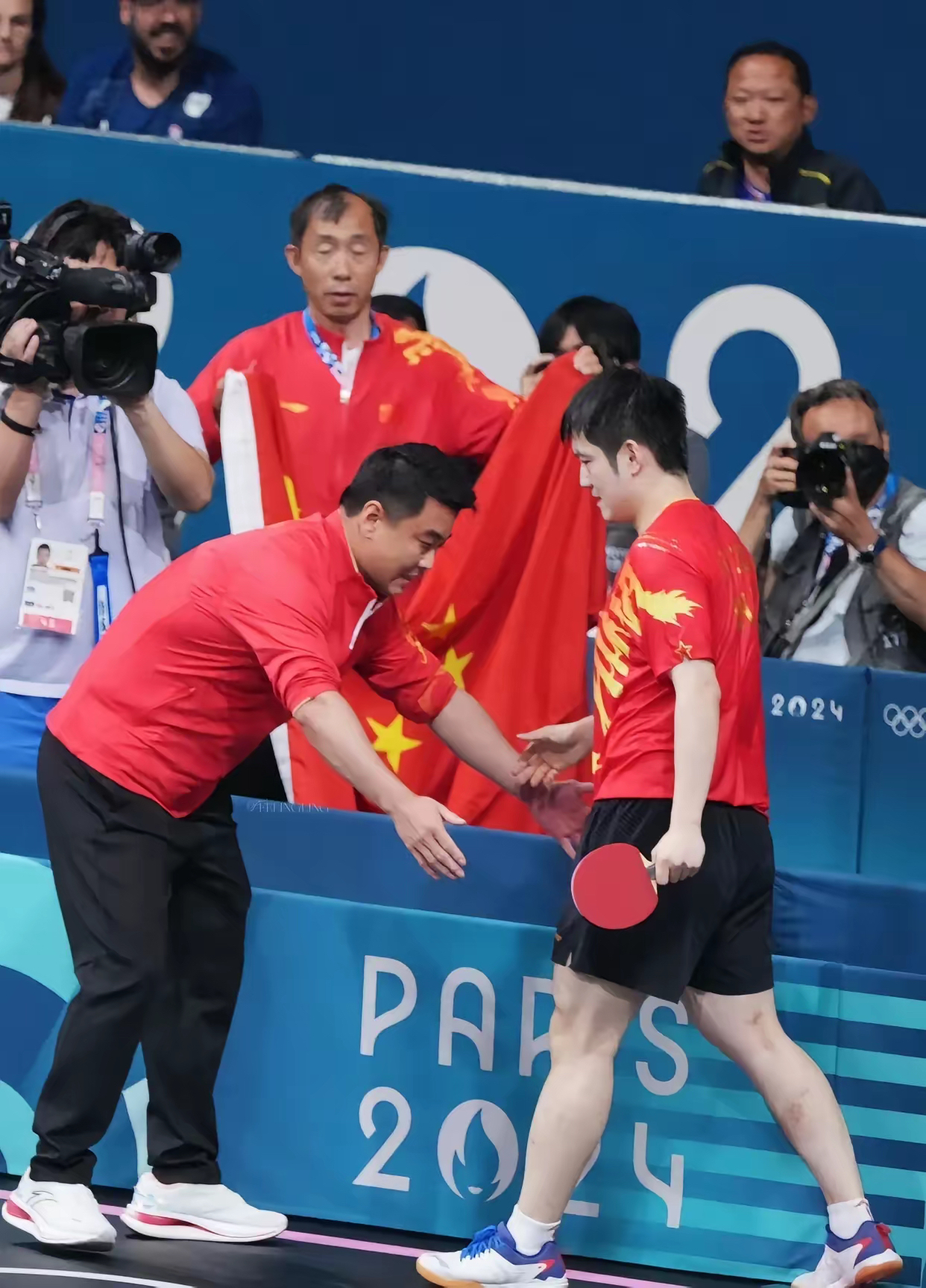 韩国队逆转日本队，王皓点燃赛场