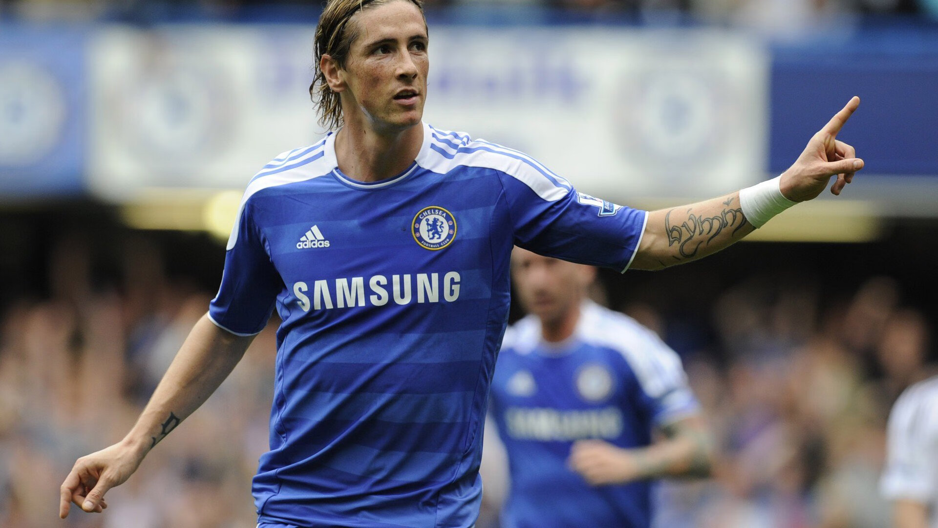 双线焦点，意甲争冠格局与英超劲旅的欧战闪电战