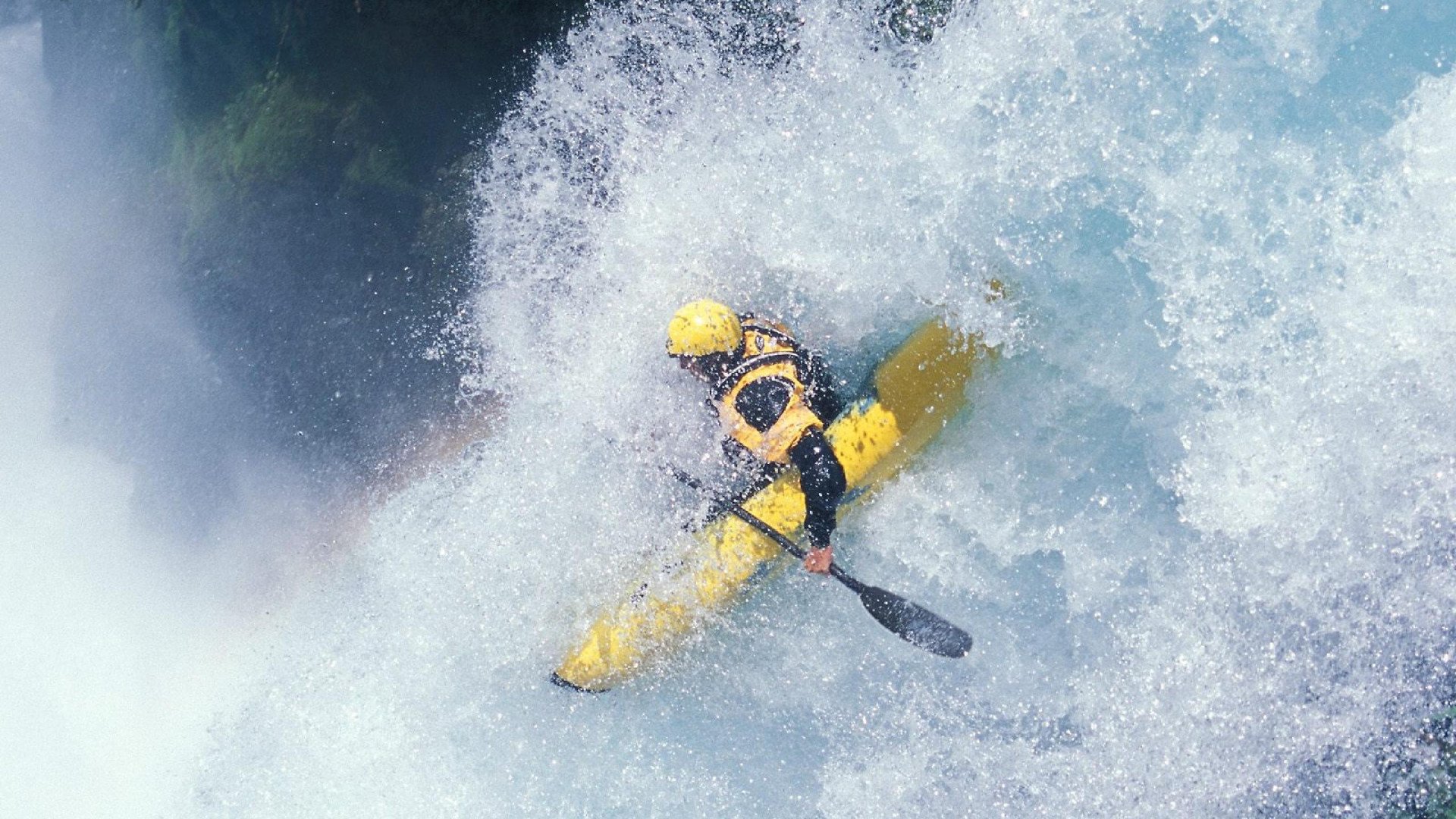 开云官网-雷诺上演惊天逆转，塞恩斯火热状态重塑F1围场新秩序